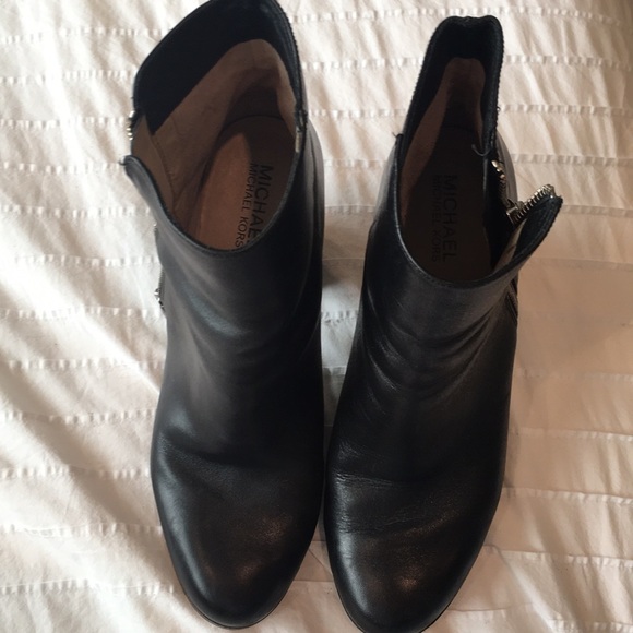 Michael Kors Black heeled bootie - Picture 5 of 5